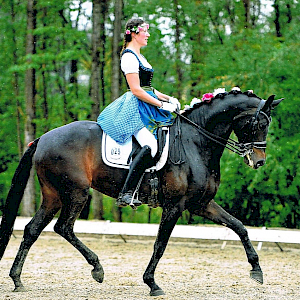 Franziska Knoblauch mit Fleur de Nuit - M-Sieg Franziska Knoblauch mit Fleur de Nuit - M-Sieg