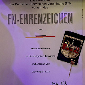 .. und weiter geht's mit Ehrungen der Extraklasse: Carla Hanser auf dem Championatsball in Warendorf